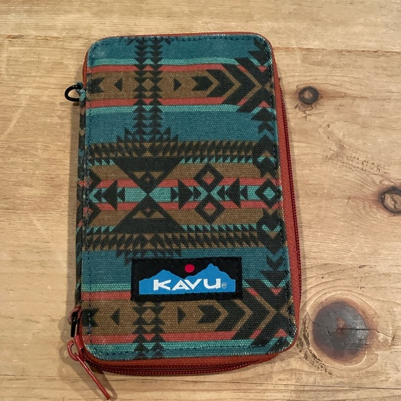 KAVU Large Zippered Southwestern Aztec Tribal turquoise Wallet Phone Case EUC - Picture 1 of 7